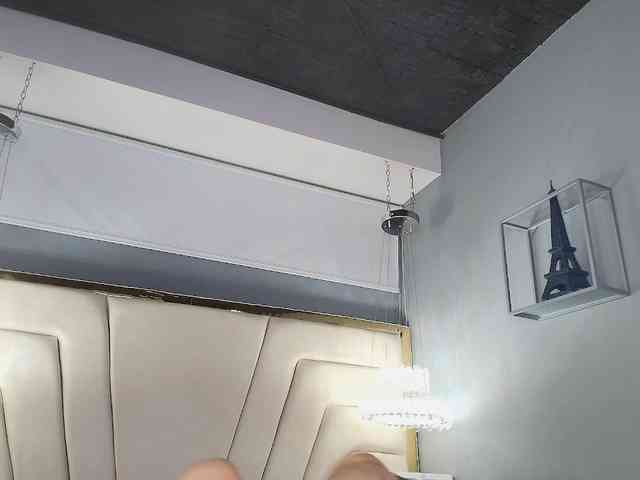Annie-Pleasure webcam