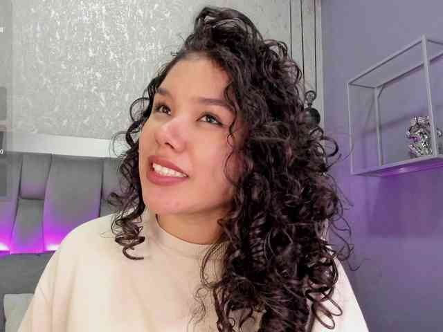 Annie-Pleasure webcam