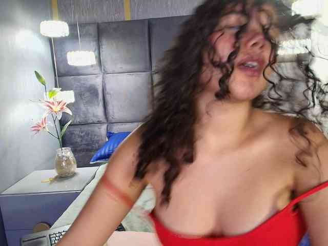 Annie-Pleasure webcam