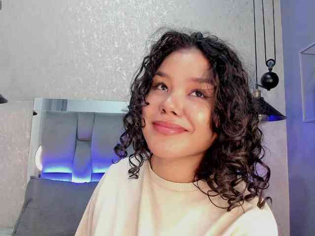 Annie-Pleasure webcam