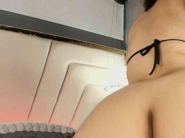 Annie-Pleasure webcam