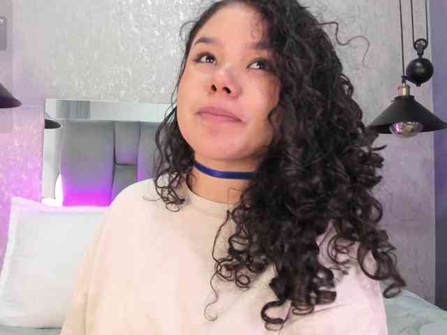 Annie-Pleasure webcam