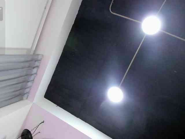 Annie-Pleasure webcam