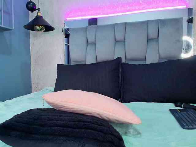 Annie-Pleasure Live Webcam on BongaCams