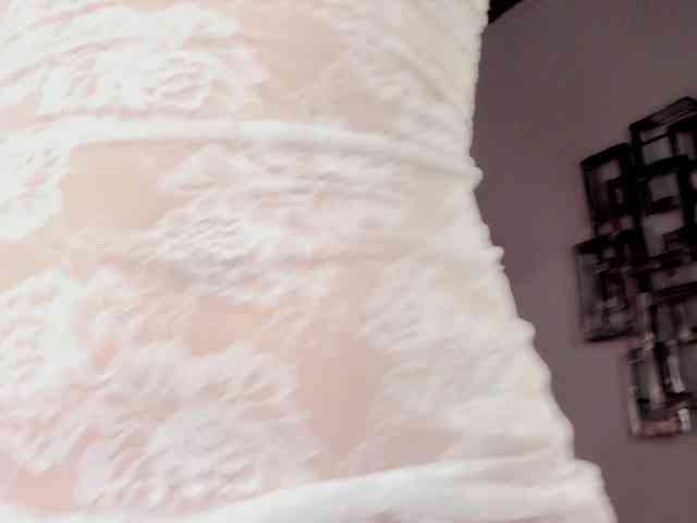 Annie-Pleasure webcam