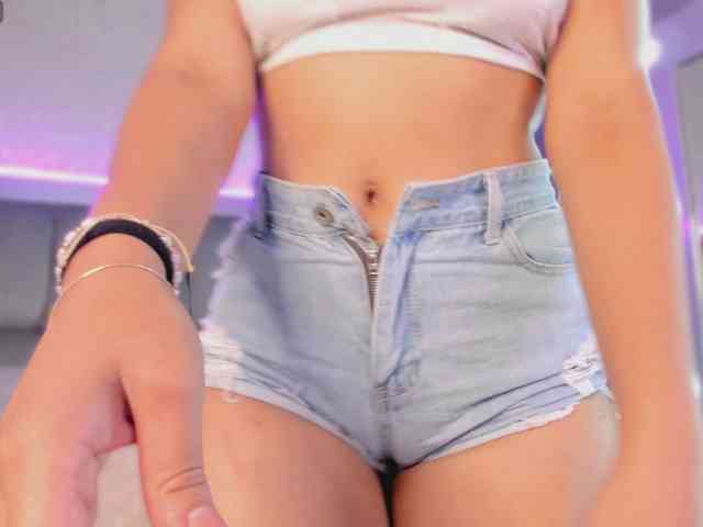 Annie-Pleasure webcam