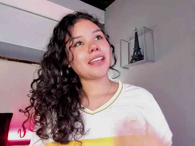 Annie-Pleasure webcam
