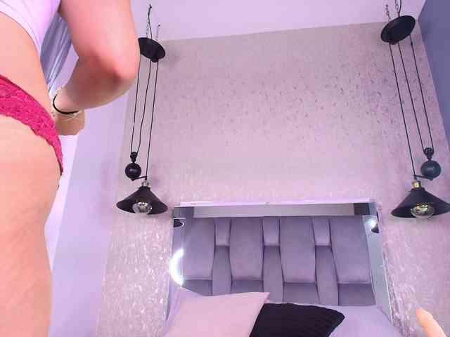 Annie-Pleasure webcam