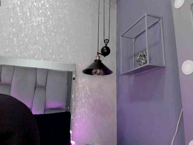 Annie-Pleasure webcam