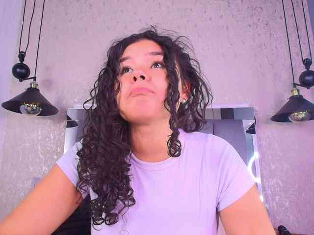 Annie-Pleasure webcam