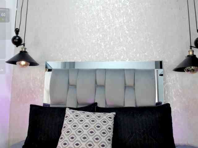 Annie-Pleasure webcam