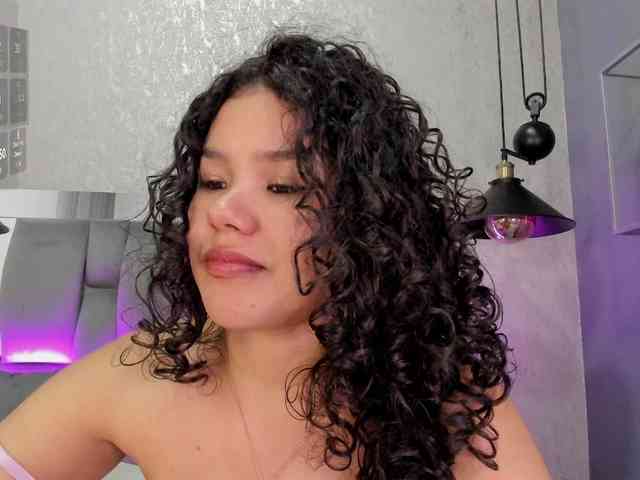 Annie-Pleasure webcam