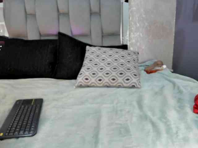 Annie-Pleasure webcam