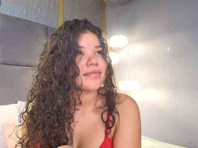Annie-Pleasure webcam