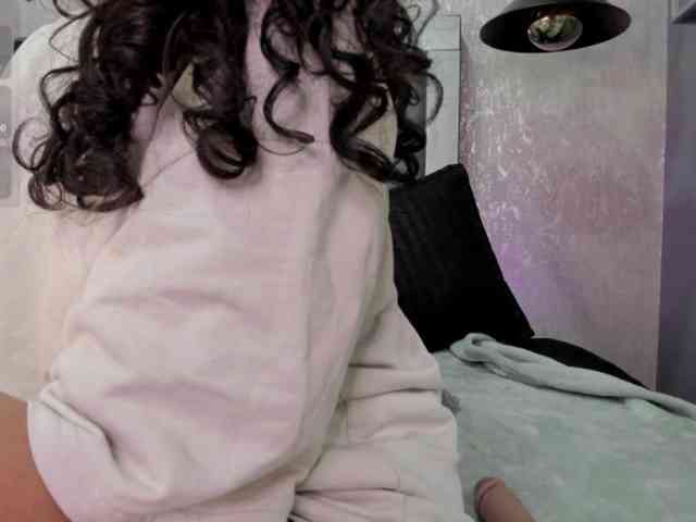 Annie-Pleasure webcam