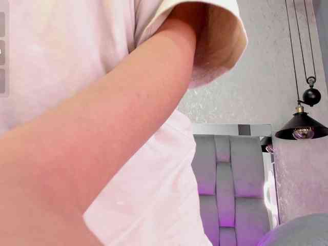 Annie-Pleasure webcam