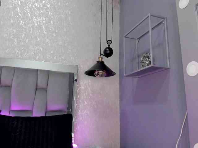 Annie-Pleasure webcam