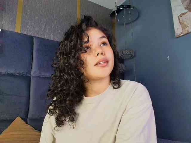 Annie-Pleasure Live Webcam on BongaCams