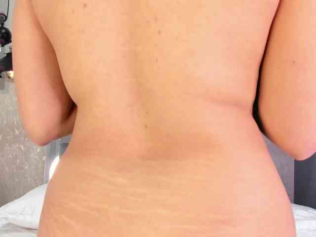 Annie-Pleasure webcam