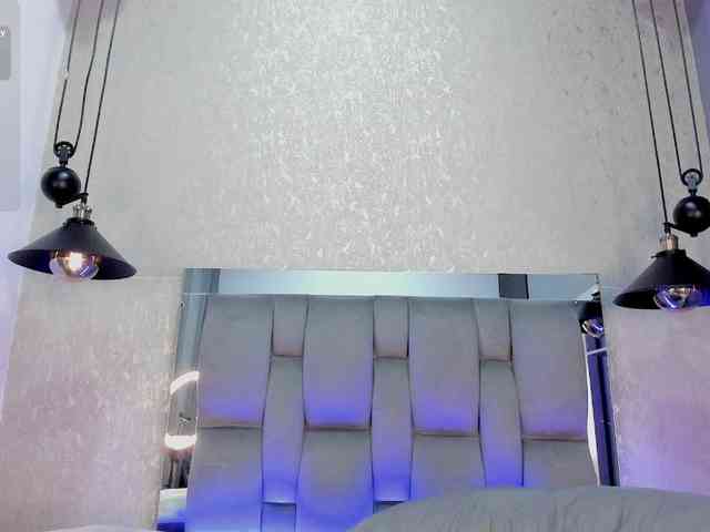 Annie-Pleasure webcam