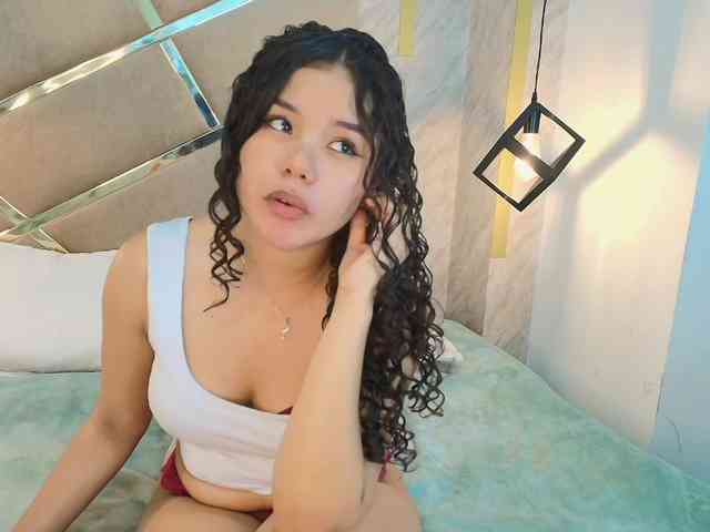 Annie-Pleasure webcam