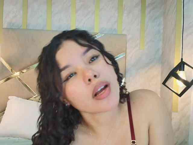 Annie-Pleasure webcam