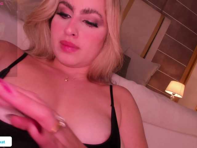 WenFox's BongaCams show and profile