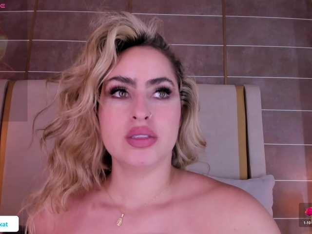 WenFox's BongaCams show and profile