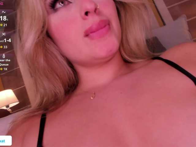 WenFox's BongaCams show and profile