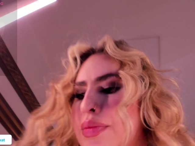 WenFox's BongaCams show and profile