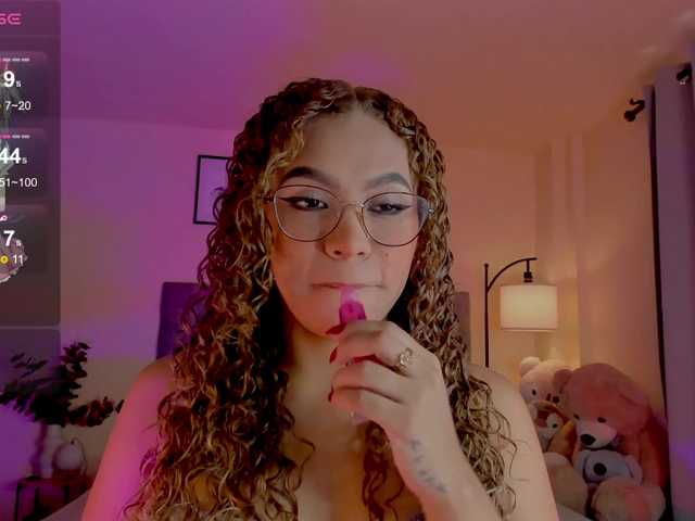 Ximena-sotto live cam on UnifiedCams