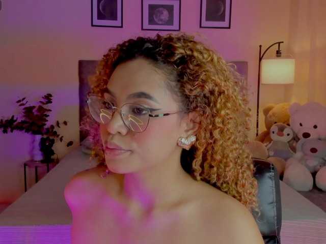 Ximena-sotto webcam