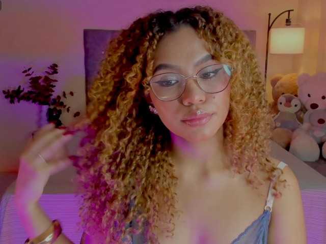Ximena-sotto webcam