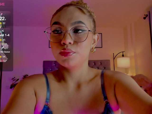Ximena-sotto live cam on UnifiedCams