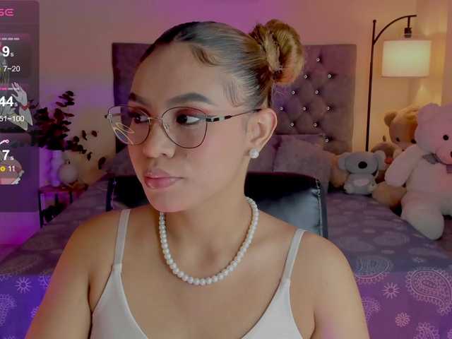 Ximena-sotto live cam on BongaCams