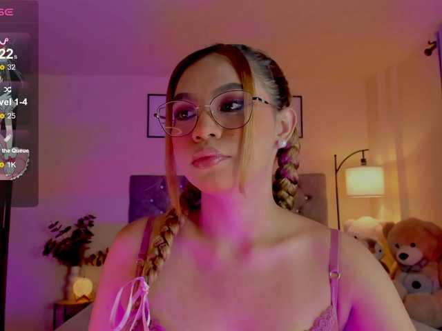 Ximena-sotto live cam on UnifiedCams
