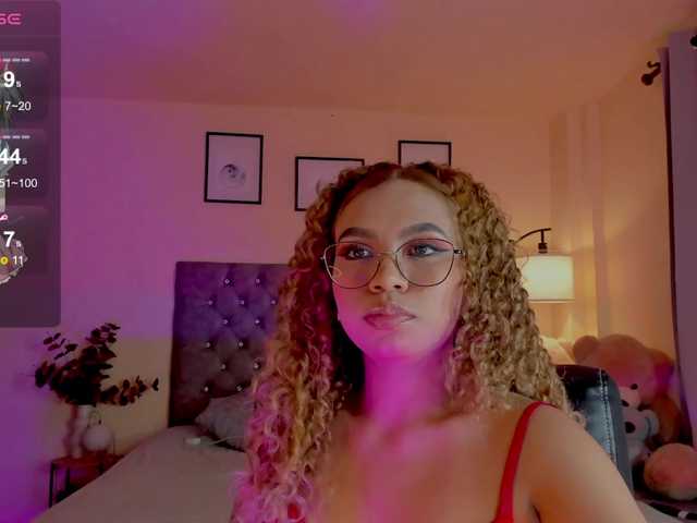 Ximena-sotto live cam on UnifiedCams