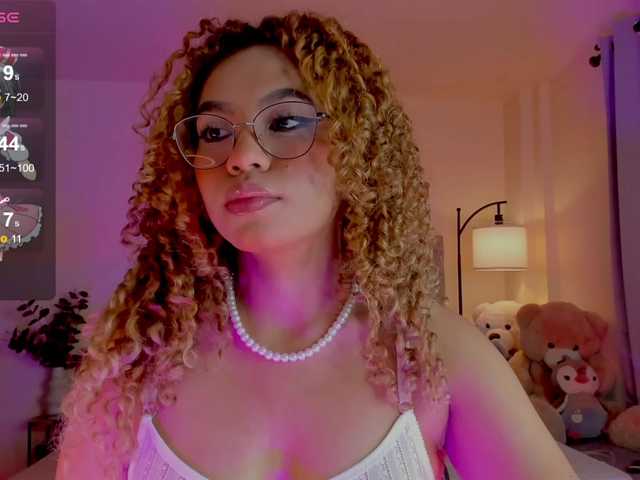 Ximena-sotto live cam on BongaCams