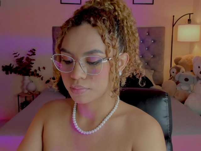 Ximena-sotto live cam on BongaCams