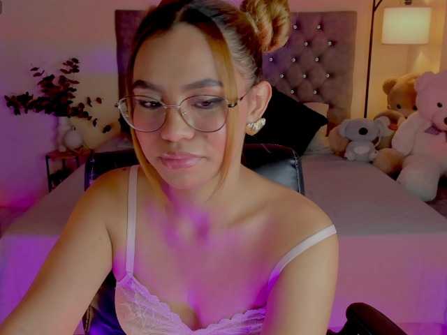 Ximena-sotto live cam on BongaCams
