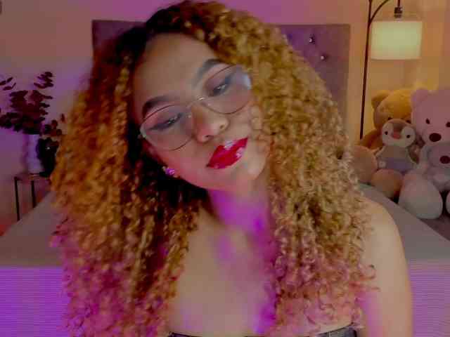 Ximena-sotto webcam