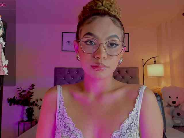 Ximena-sotto webcam