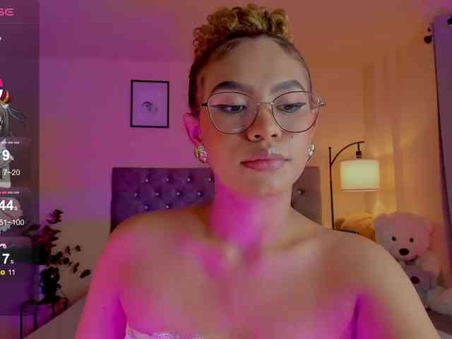 Ximena-sotto webcam