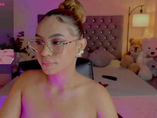 Ximena-sotto webcam