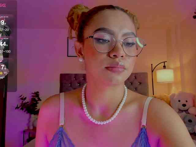 Ximena-sotto webcam
