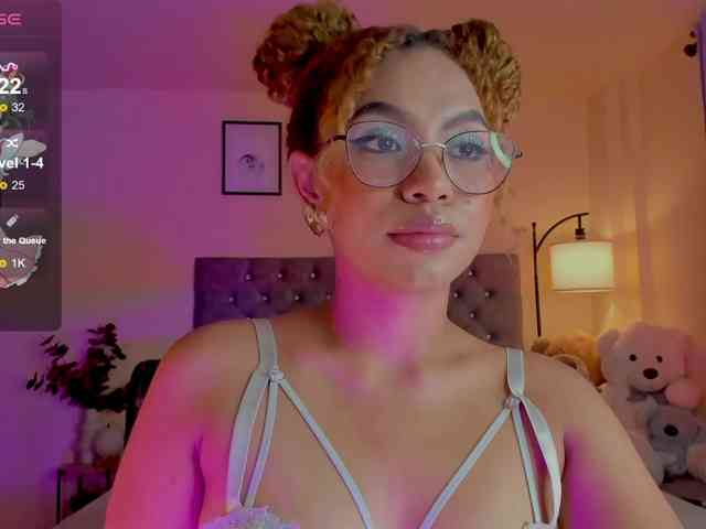 Ximena-sotto webcam