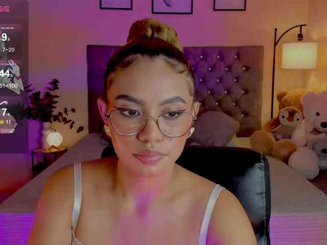 Ximena-sotto webcam