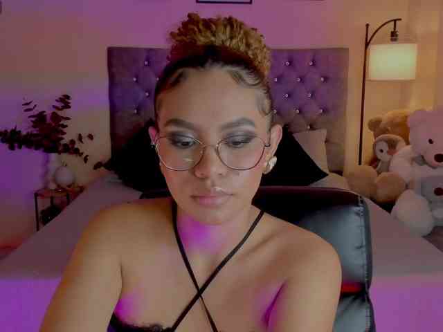 Ximena-sotto webcam