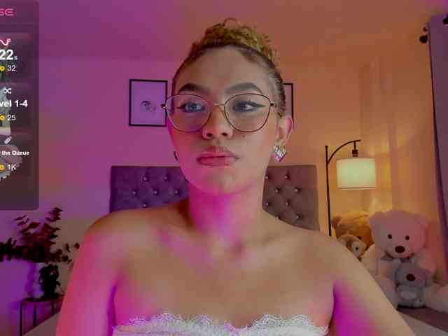 Ximena-sotto webcam
