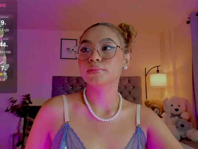 Ximena-sotto webcam